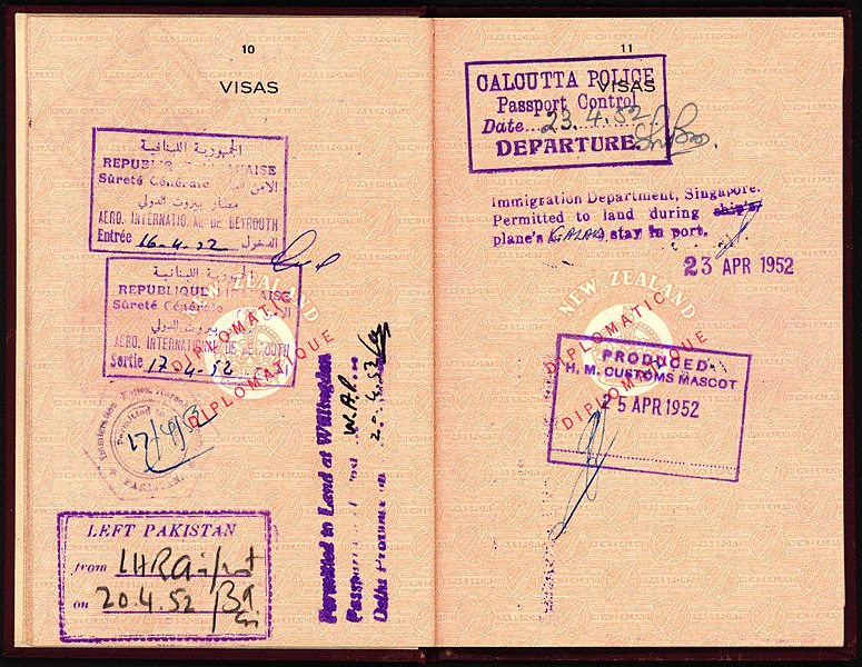 File:Dame Hilda Ross - visas in passport (2) (1952).jpg