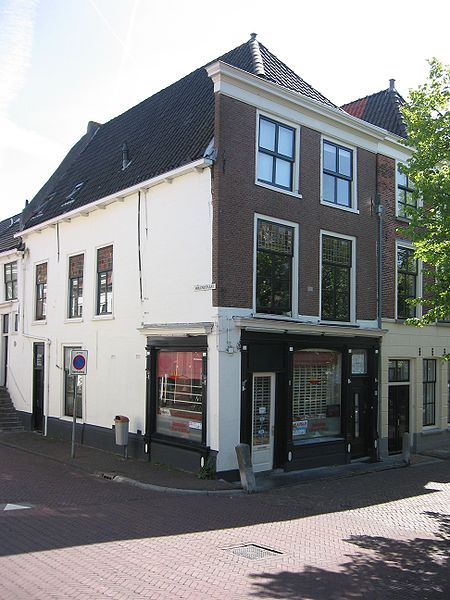 File:Delft - Voorstraat 102.jpg