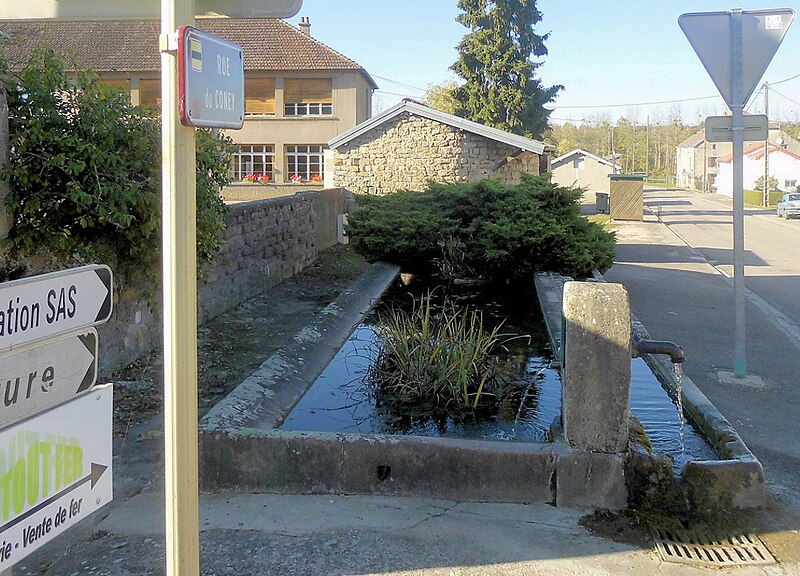 File:Demangevelle, Lavoir.jpg