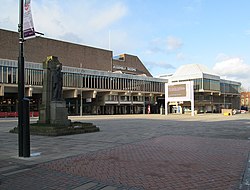 Derby Market Place, War Memorial, Assembly Rooms and Big Screen - geograph.org.uk - 3370212.jpg