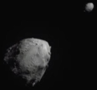 Der Doppelasteroid aufgenommen durch DART