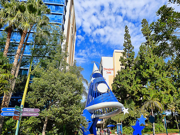 Disneyland Hotel towers from Downtown Disney. Dreams Tower is at left; Magic Tower at right. The area in foreground was previously the site of the Pla