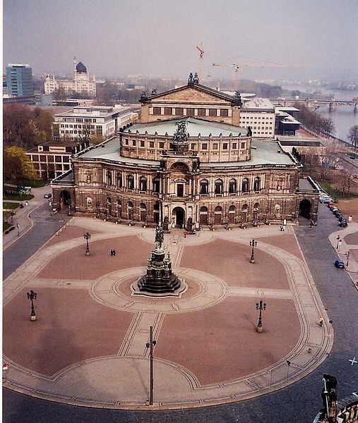 File:Dresda Semperoper.jpg