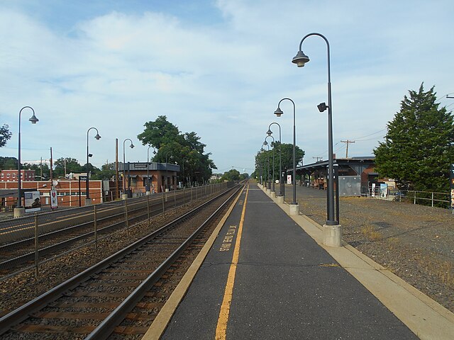 The tracks and platforms at Dunellen station in July 2014