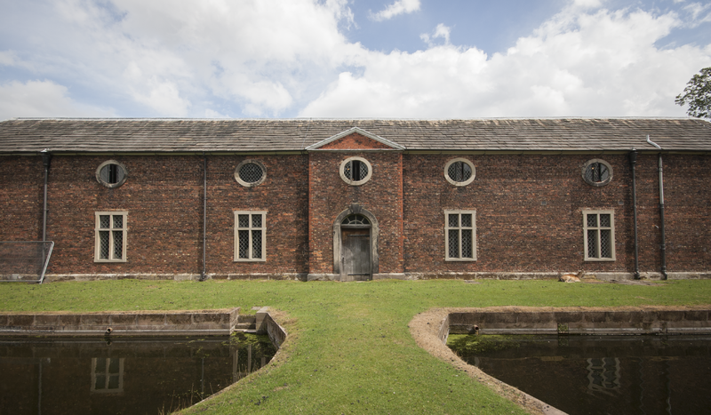 File:Dunham Massey Stables July 2013.png