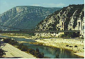 Mirabo tiltas per Diuransą