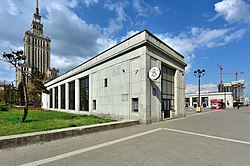 Dworzec Warszawa Śródmieście od strony Alej Jerozolimskich 2019.jpg