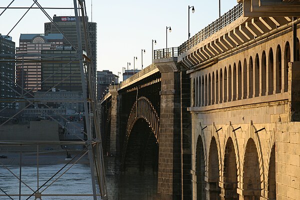 Eads Bridge from East Riverfront MetroLink station, Illinois side