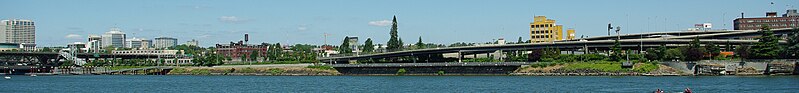 File:Eastbank Esplanade Portland.JPG