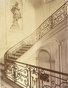Escalera del Hotel Doudon, París.  Principios del siglo XX.