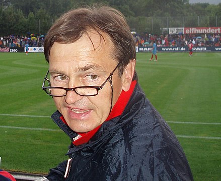 Ewald Lienen coached the team for most parts of the 2010-11 season.