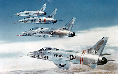 מבנה של רביעיית מטוסי F-100
