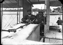 Archdeacon (rechts) mit Henri Farman in Gent, 1908