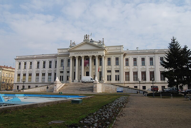 File:Ferenc Móra Museum in Szeged.JPG