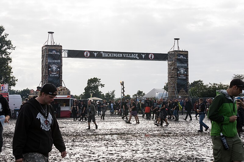 File:Festivalgelände - 2017215183701 2017-08-03 Wacken - Sven - 1D X MK II - 0783 - AK8I8449.jpg