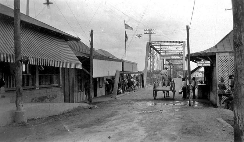 File:Foot and Wagon Bridge, Laredo Texas, 1899.jpg