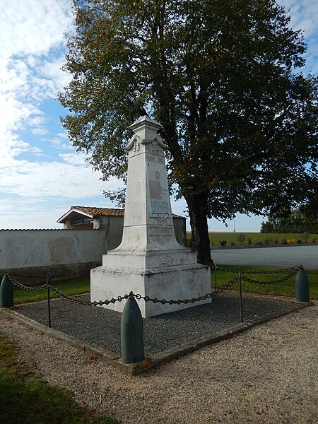 File:France - 17 - Saint-Martin-De-Juillers - Monument aux Morts.JPG