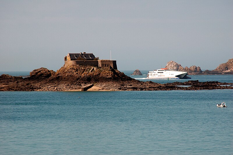 File:France Bretagne Ille-et-Vilaine Dinard Fort Harbour 06.jpg