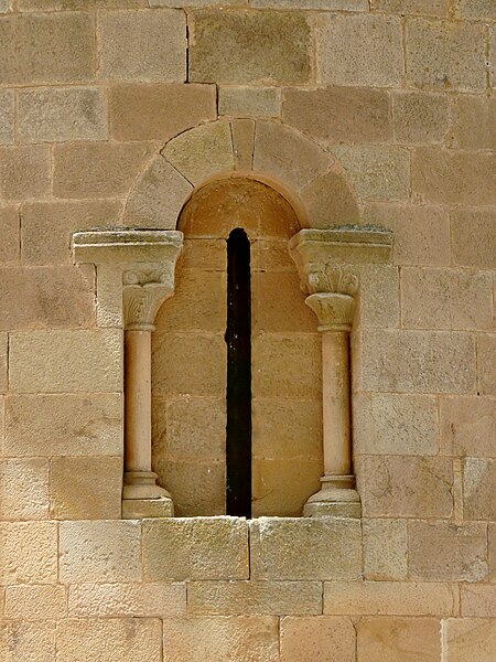 File:Fuensaúco - Iglesia de Nuestra Señora de los Ángeles - Ventana 02.jpg