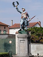 Le Poilu victorieux (monument aux morts)[17]