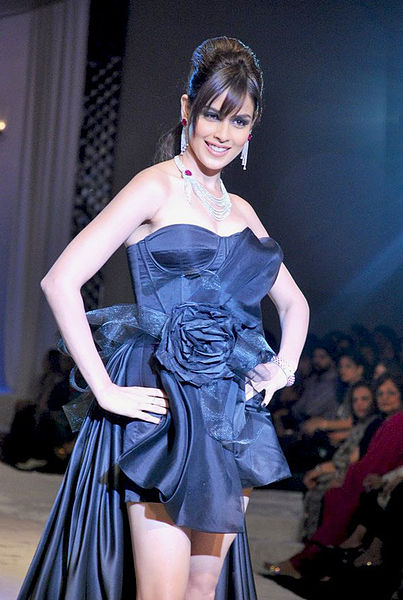 Genelia at HDIL India Couture Week