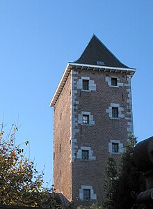 Tower of the castle (1435). Gosselies JPG02.jpg