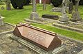 Grimthorpe-grave-St-Albans-20050424-004.jpg