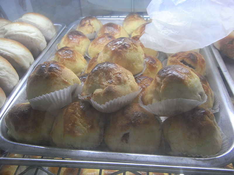 File:HK Central Gilman's Bazaar 機利文新街 shop 11 樂香園 Lok Heung Yuen bread 01.jpg