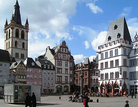 File:Hauptmarkt Trier SK.jpg