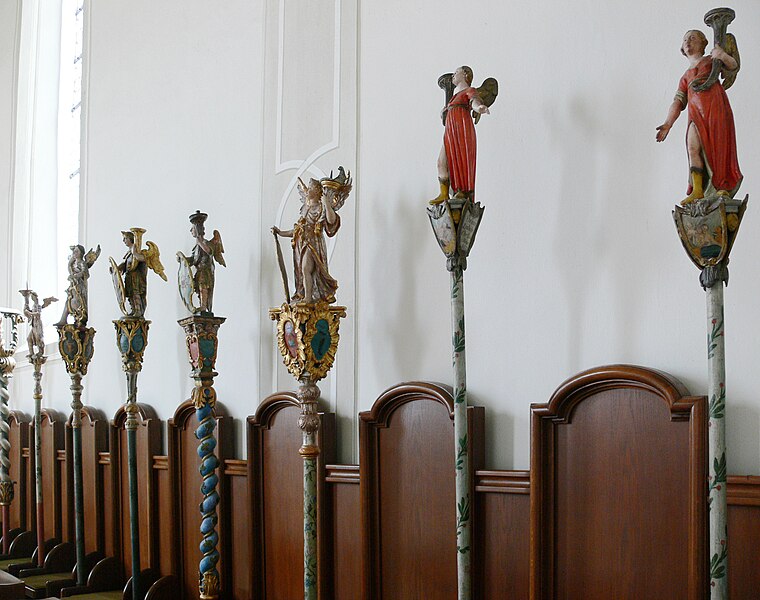 File:Horb Stiftskirche Prozessionsstangen 03.jpg