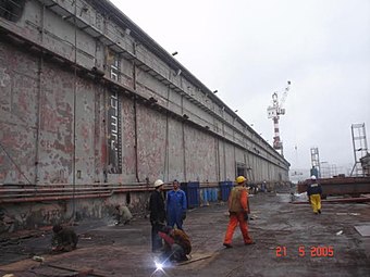 תיקון נזקים במבדוק מספנות ישראל שנמכר לחברה טורקית והועלה שם לתיקונים, מאי 2005.