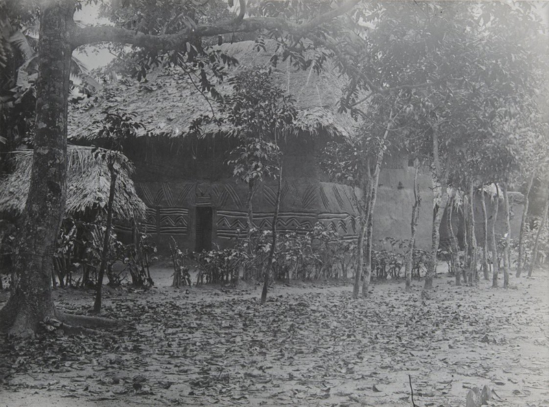 File:Igbo PreColonial Architecture by Northcote Thomas and assistants, c. 1912.png