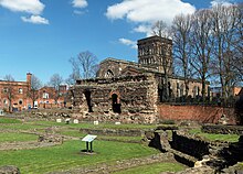 St Nicholas's Church and the Jewry Wall. Jewry Wall ruins Apr10.jpg