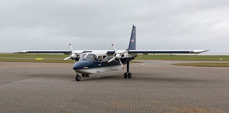 File:Juist, Flugplatz, Britten-Norman Islander -- 2014 -- 3706.jpg