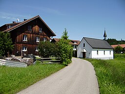 Kapelle St. Joseph m Nachbarhaus, Rentershofen, Röthenbach im Allgäu