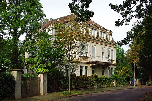 Kastanienallee 20, Köln-Marienburg