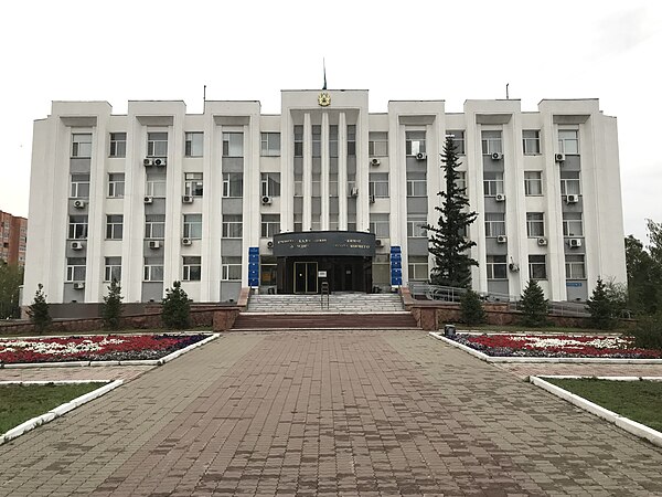 The seat of Kokshetau City Administration and Kokshetau City Mäslihat on Mukhtar Auezov Street