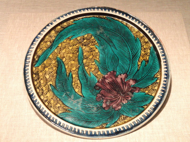 File:Kutani-Ware Plate, late 17th century, Japan, porcelain with enamel - Art Institute of Chicago - DSC00224.JPG