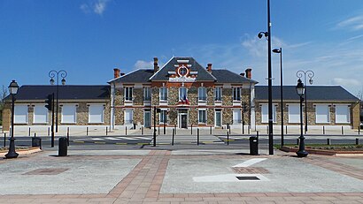 Comment aller à Le Coudray Montceaux en transport en commun - A propos de cet endroit