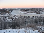 Congelamento sul Volga a Zubtsovo.  Sulla sponda opposta sono visibili i resti di un antico bastione.