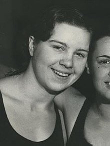 Lisa Lindstrom, Eleanor Holm, Constance Hane 1931.jpg