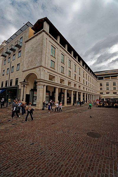 File:London - Covent Garden - View North on Royal Opera House Covent Garden, renovated & enlarged 2000 by Dixon Jones BDP.jpg