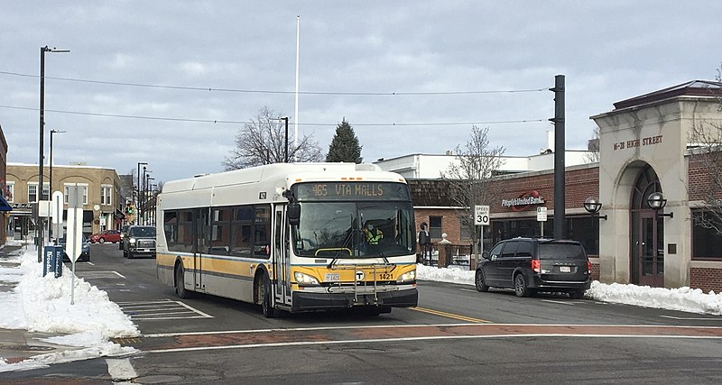 File:MBTA route 465 bus in Danvers, February 2021.jpg