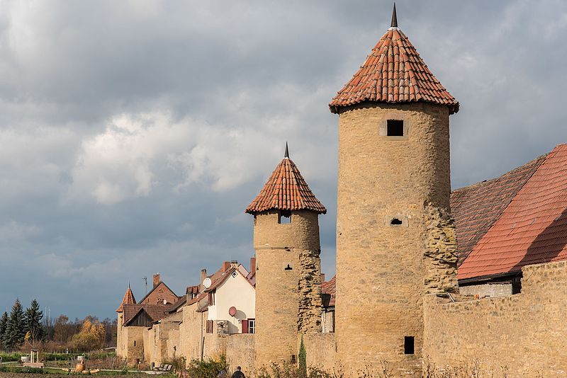 File:Mainbernheim, Stadtmauer, südlicher Abschnitt-20151109-011.jpg