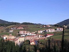 Vista general de la localidad de Mallabia en Vizcaya, País Vasco (España)