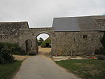 Manoir d'Herclat - Araba kapıları.JPG