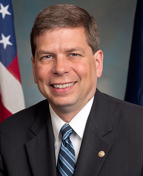 File:Mark Begich, official portrait, 112th Congress (cropped).jpg