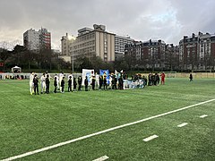 Les joueurs du Paris 13 Atletico et du FBBP 01 sur le terrain.