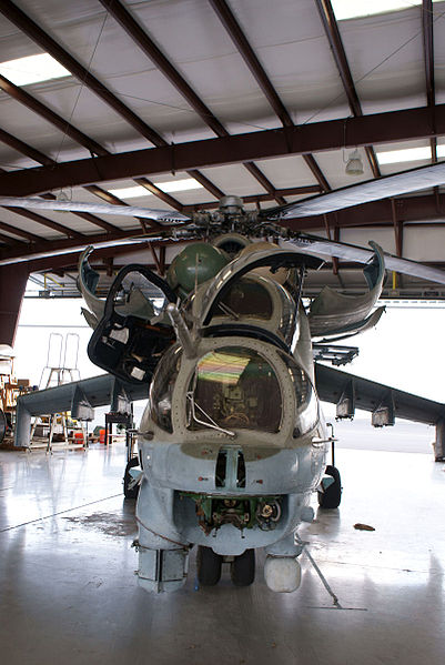 File:Mil Mi-24 Hind-D Bord 118 HeadOn Tall CWAM 8Oct2011 (14444323128).jpg