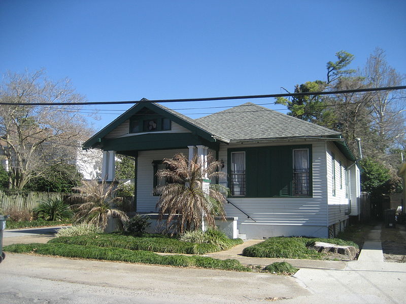 File:MilaudonStBlackPearlNOLAHouseBungaloPalms.JPG